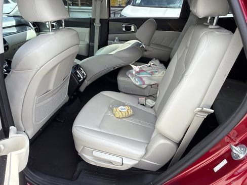 Used 2023 Kia Sorento SX FWD image 7