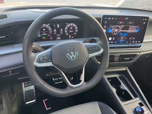 New 2026 Volkswagen Tiguan SE R-Line FWD image 32