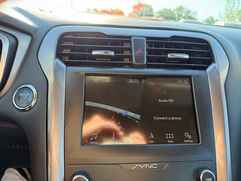 Used 2019 Ford Fusion SE FWD image 15