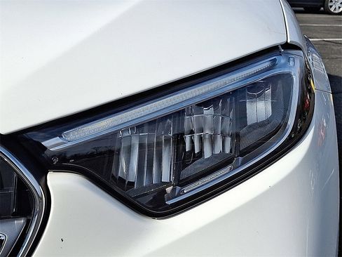 Used 2023 Mercedes-Benz GLC 300 4MATIC image 10