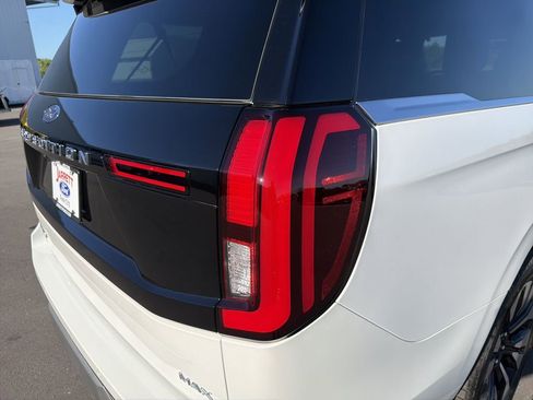 New 2026 Ford Expedition Max Platinum w/ Driver's Package AWD/4WD image 9