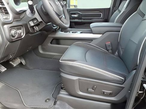 New 2026 RAM 2500 Laramie AWD/4WD image 16