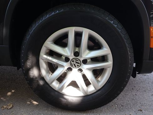 Used 2011 Volkswagen Tiguan S AWD/4WD image 41