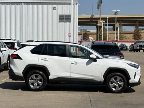 Used 2025 Toyota RAV4 XLE FWD image 3