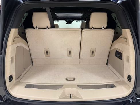 Used 2023 Cadillac Escalade Premium Luxury AWD/4WD image 27