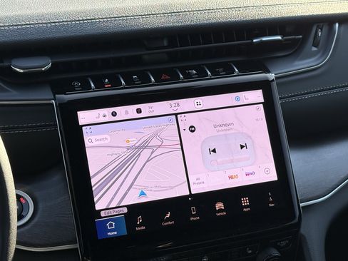 New 2025 Jeep Grand Cherokee L Limited image 13