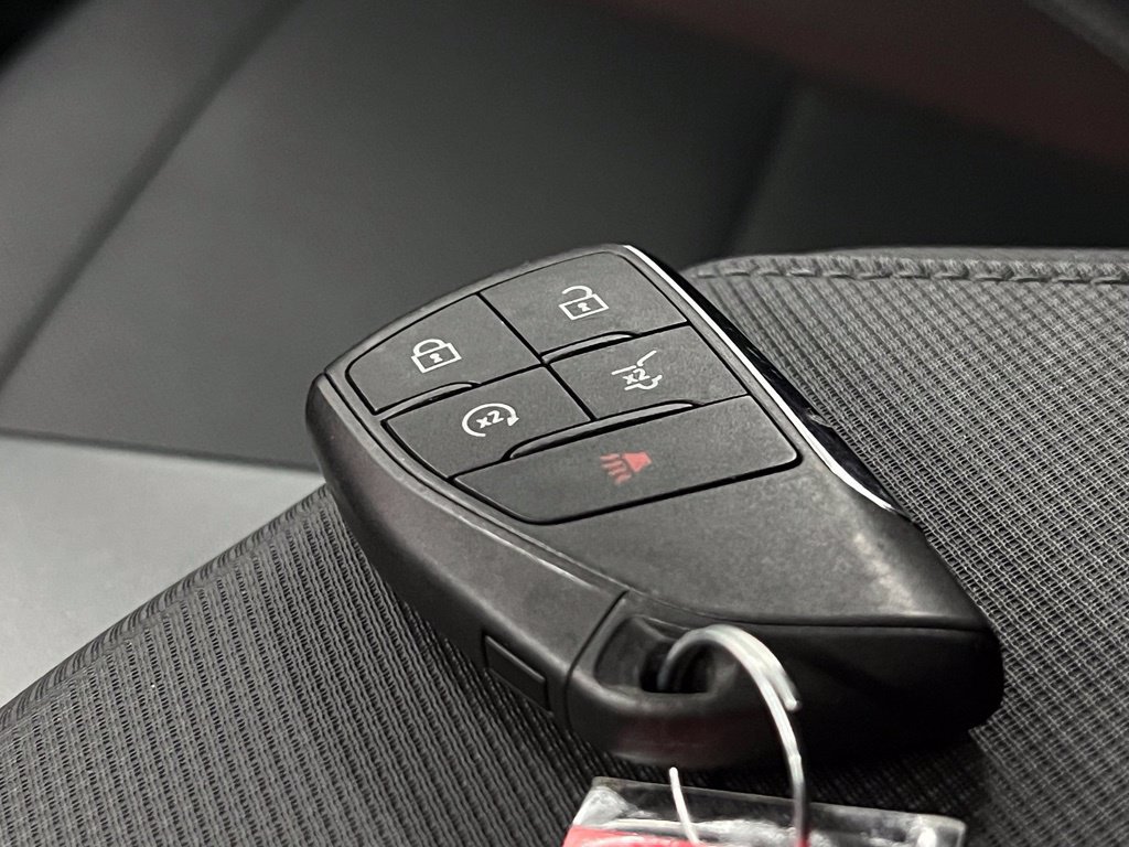 Used 2024 Chevrolet Equinox EV RS FWD image 28