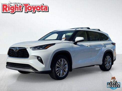 Used 2024 Toyota Highlander Platinum image 1