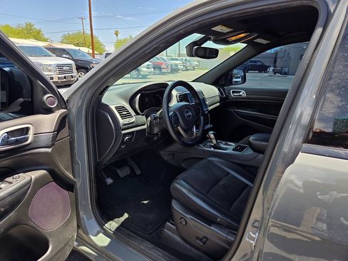 Used 2020 Jeep Grand Cherokee Altitude RWD image 15