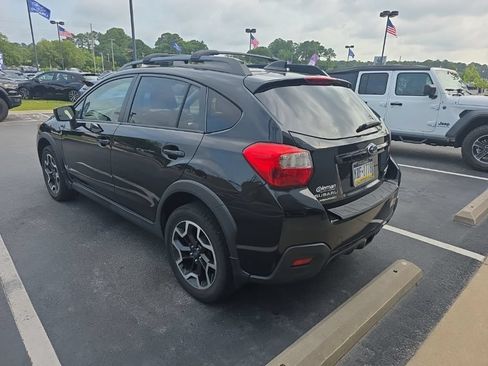 Used 2017 Subaru Crosstrek 2.0i Premium AWD/4WD image 2