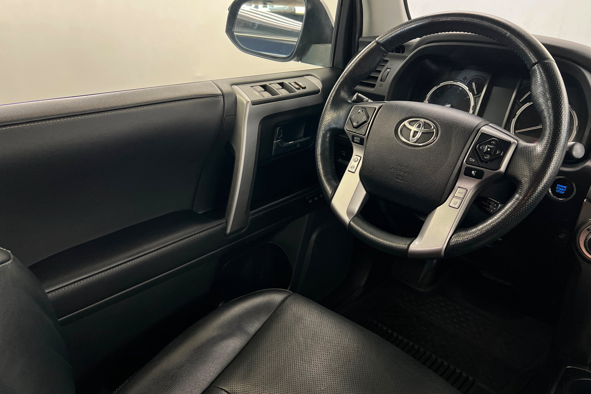 Used 2023 Toyota 4Runner Limited AWD/4WD image 12
