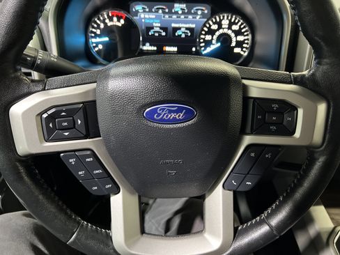 Used 2019 Ford F150 Lariat image 22