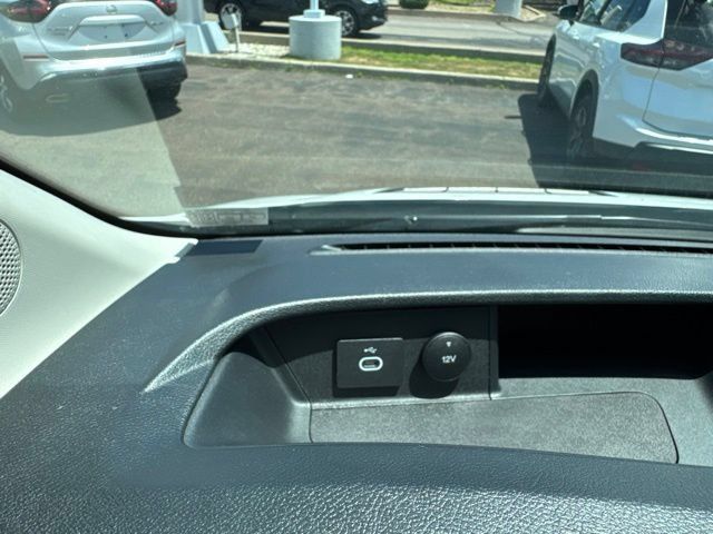 Used 2025 Ford Transit 250 Low Roof w/ Exterior Upgrade Package RWD image 31