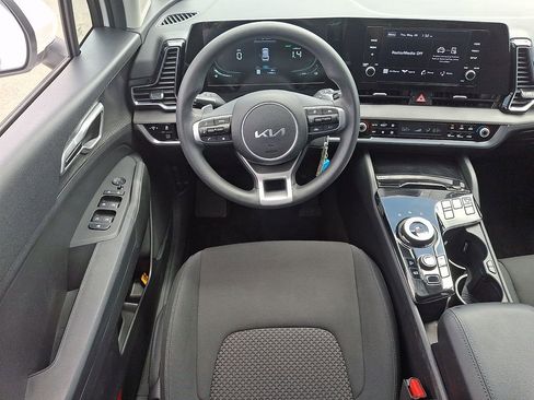 Used 2023 Kia Sportage LX AWD/4WD image 11