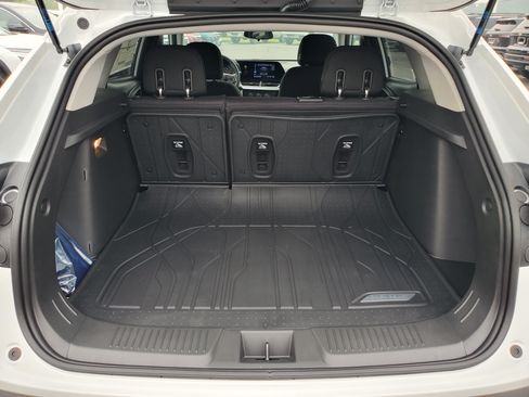 New 2026 Chevrolet Trax LS w/ LS Convenience Package FWD image 26