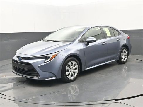 Used 2025 Toyota Corolla LE image 21