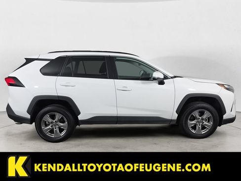 Used 2024 Toyota RAV4 XLE AWD/4WD image 4