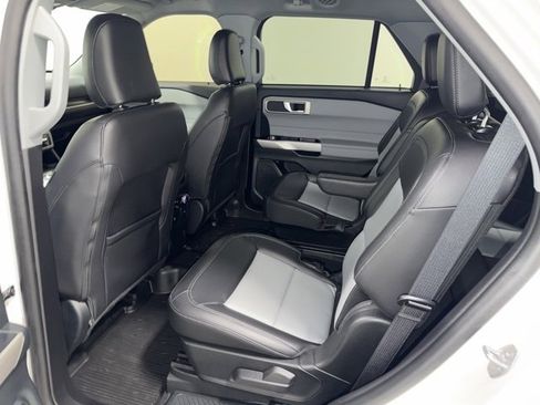 Used 2023 Ford Explorer XLT w/ Equipment Group 202A image 31