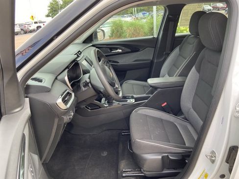 Used 2021 Chevrolet TrailBlazer LS AWD/4WD image 34