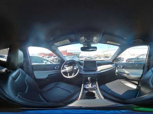 Used 2025 Jeep Compass Limited image 43