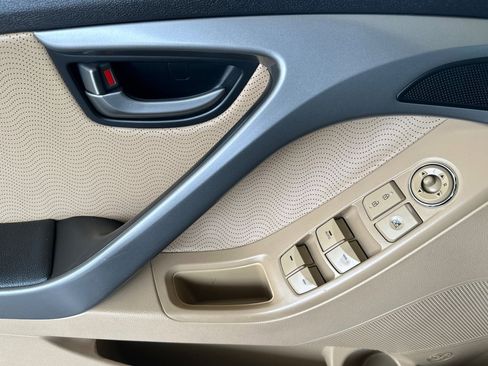 Used 2013 Hyundai Elantra Limited w/ Technology Pkg image 10