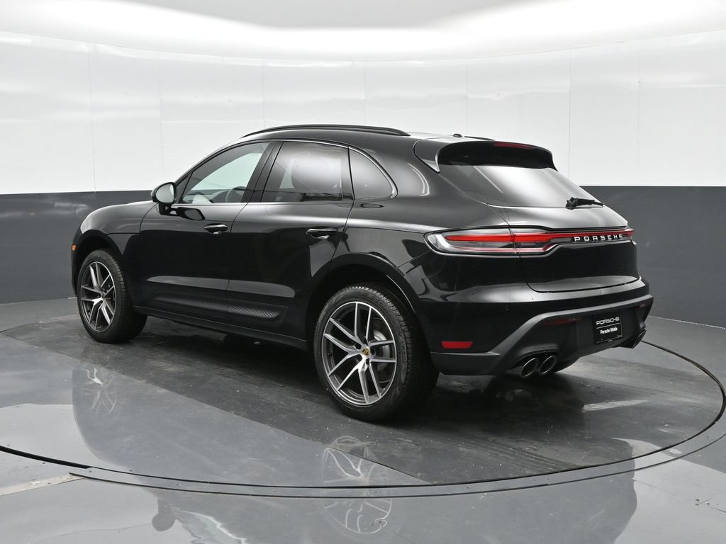 Certified 2026 Porsche Macan AWD/4WD image 3
