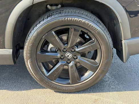 Used 2025 Honda Pilot Black Edition image 41