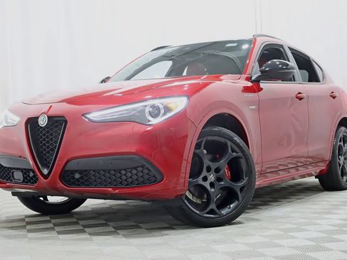 Used 2023 Alfa Romeo Stelvio Veloce AWD/4WD image 7