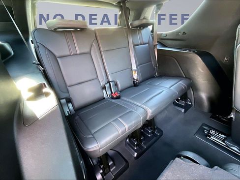Used 2022 Chevrolet Tahoe RST w/ Luxury Package RWD image 26