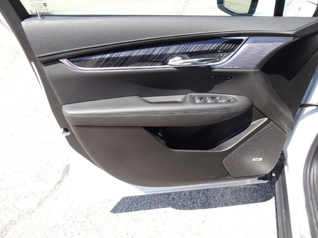 Certified 2025 Cadillac XT6 Premium Luxury w/ LPO, Floor Liner Package AWD/4WD image 10