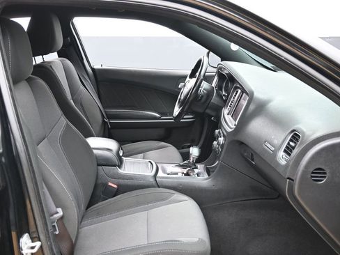 Used 2019 Dodge Charger SXT AWD/4WD image 35