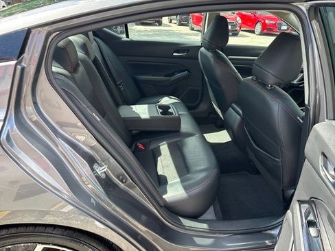 Used 2024 Nissan Altima 2.5 SR FWD image 43