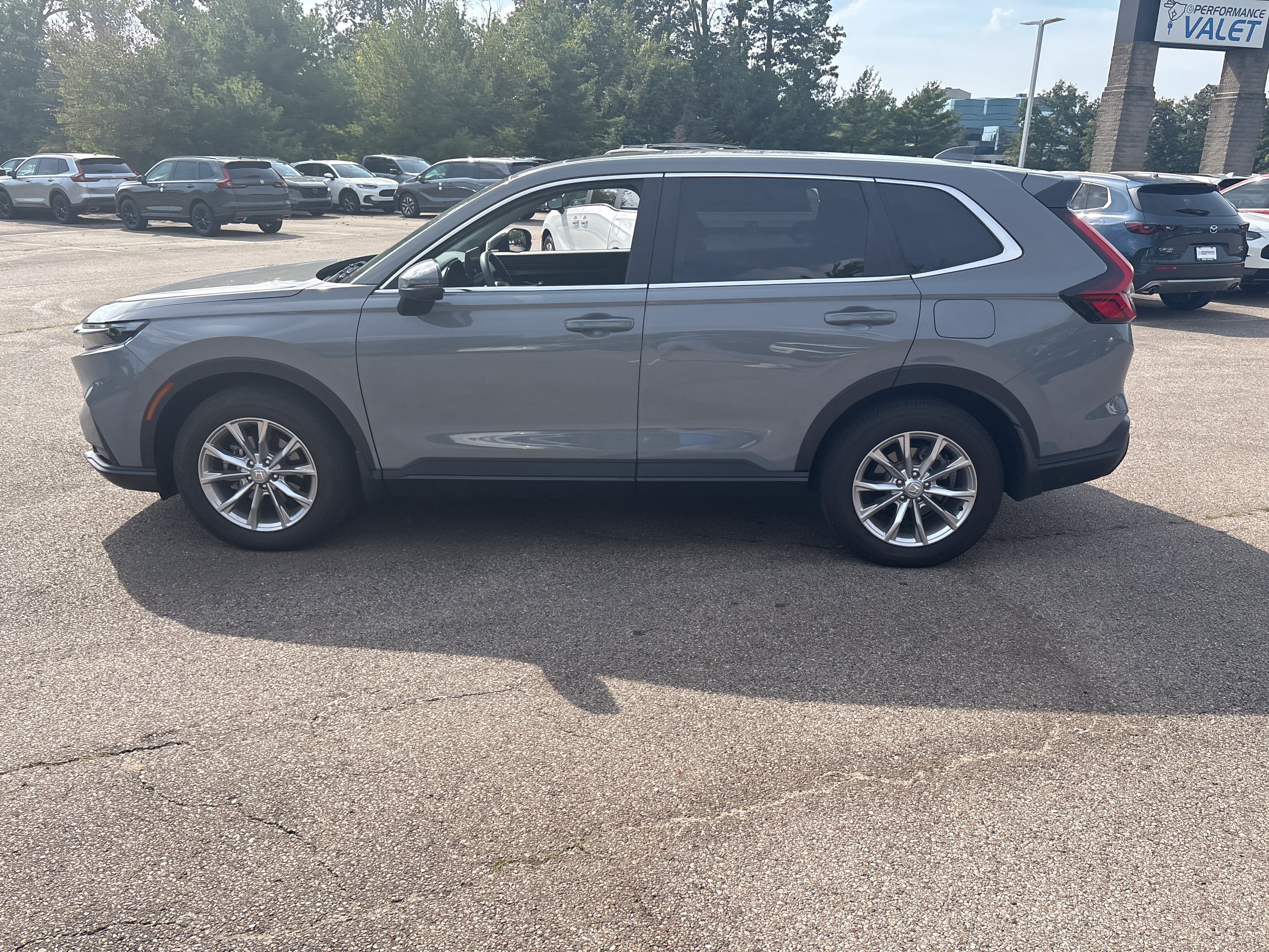 Used 2024 Honda CR-V EX image 2