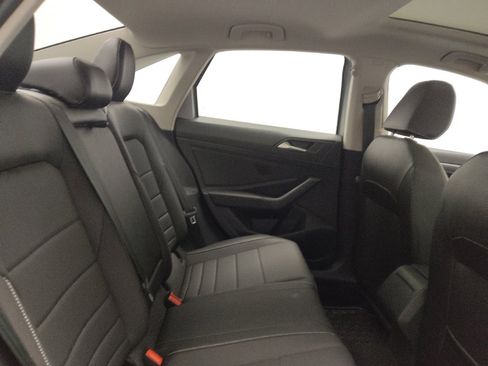 Used 2023 Volkswagen Jetta SE w/ Panoramic Sunroof Package image 19