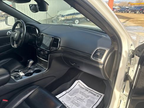 Used 2021 Jeep Grand Cherokee Limited image 11