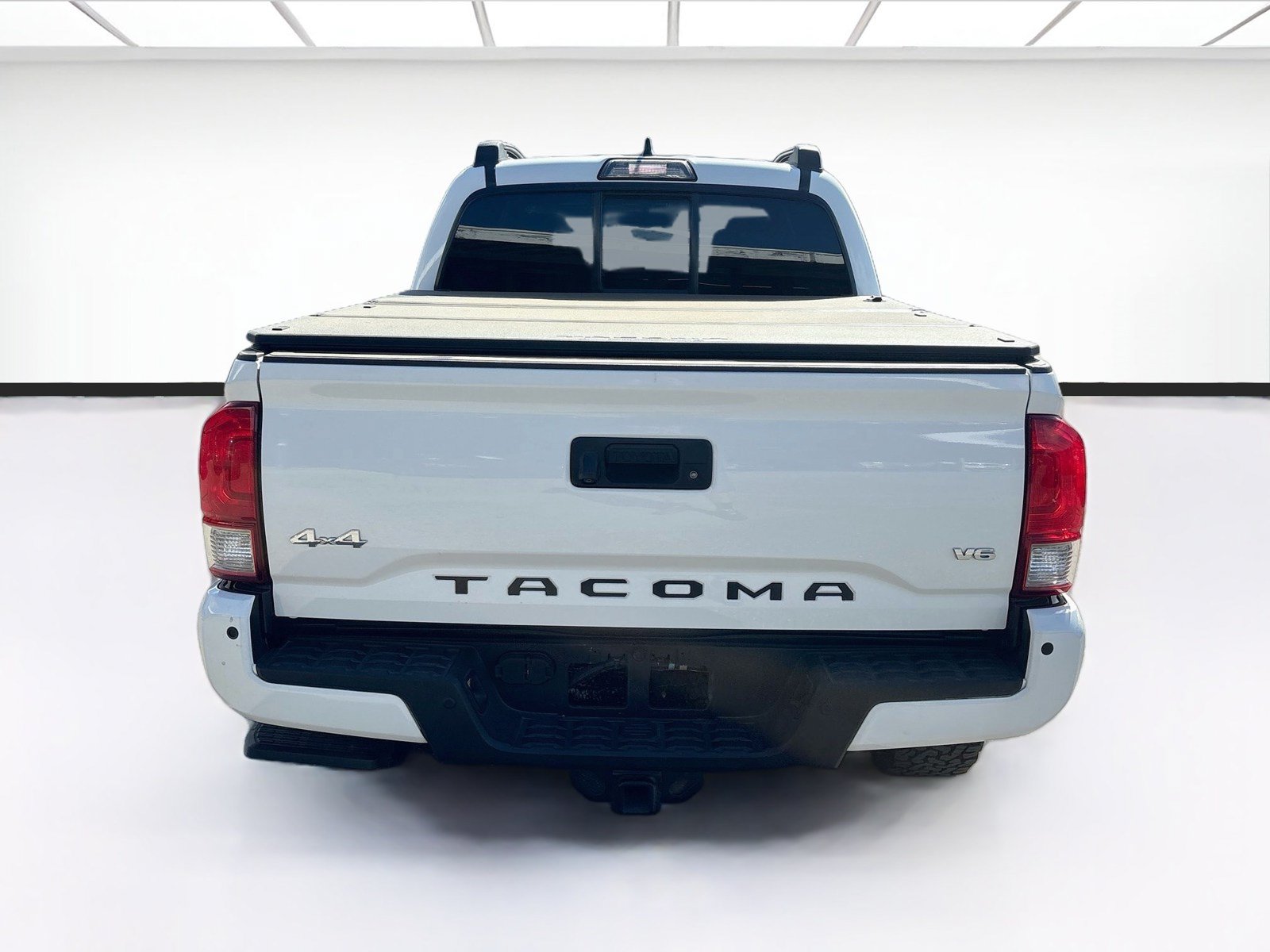Used 2016 Toyota Tacoma TRD Off-Road RWD image 5