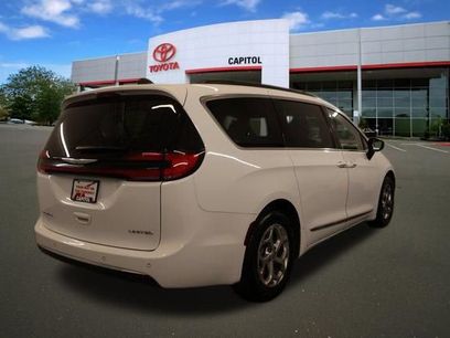 Used 2023 Chrysler Pacifica Limited