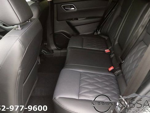 New 2026 Nissan Rogue Platinum w/ Platinum Premium Package AWD/4WD image 13