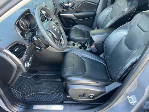 Used 2021 Jeep Cherokee Limited image 14