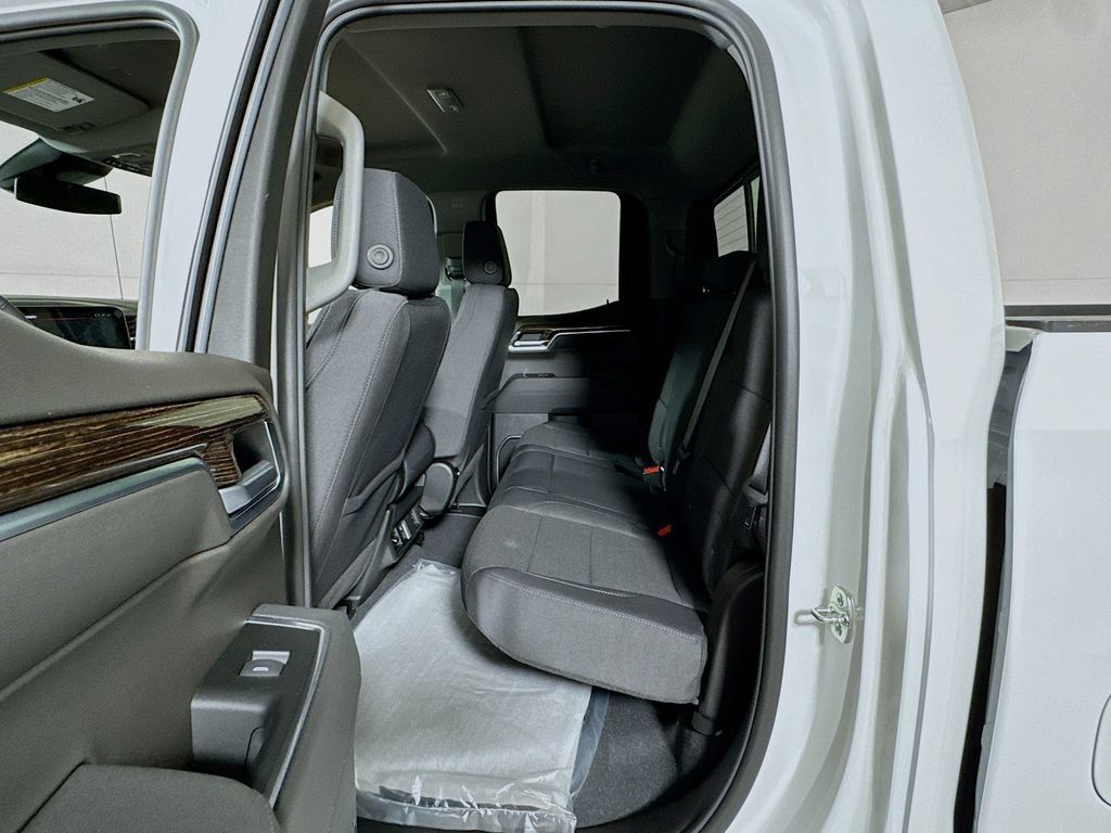 New 2026 GMC Sierra 1500 SLE w/ Preferred Package RWD image 13