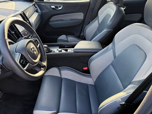 Used 2022 Volvo XC60 B5 R-Design FWD image 8