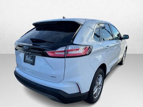 Used 2024 Ford Edge SEL w/ Convenience Package image 5