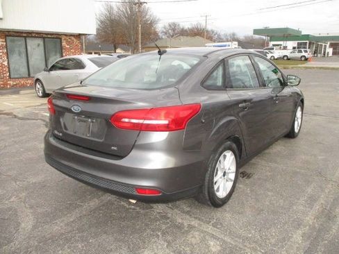 Used 2018 Ford Focus SE image 8