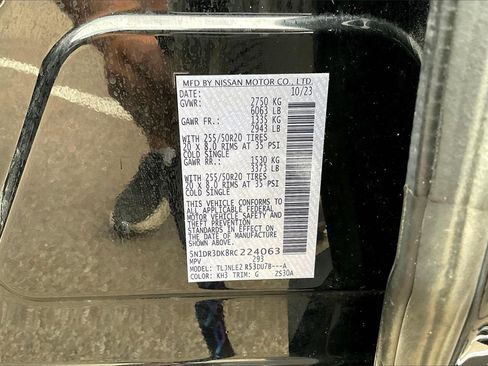 Used 2024 Nissan Pathfinder Platinum image 32