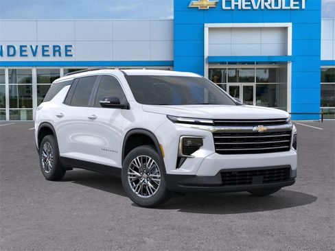 New 2026 Chevrolet Traverse LT w/ Driver Confidence Package image 7