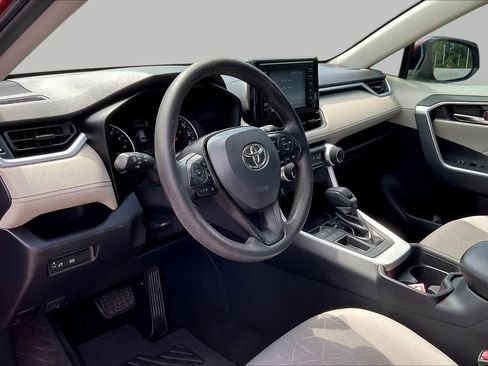 Used 2019 Toyota RAV4 XLE FWD image 18