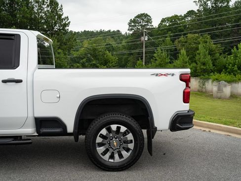 Used 2022 Chevrolet Silverado 2500 Custom w/ Custom Value Package AWD/4WD image 6