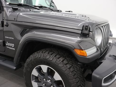 Used 2022 Jeep Wrangler Unlimited Sahara w/ LED Lighting Group AWD/4WD image 20