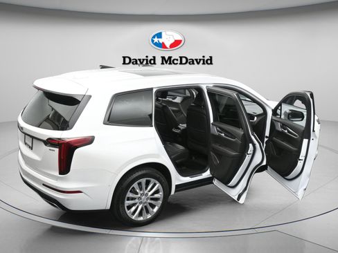 Used 2023 Cadillac XT6 Premium Luxury w/ Technology Package FWD image 55