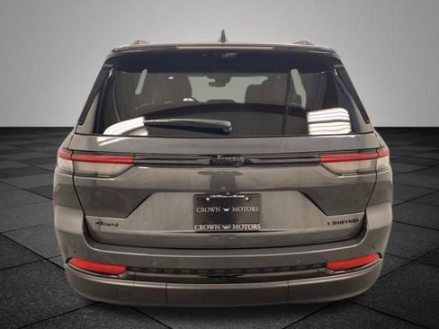Used 2025 Jeep Grand Cherokee Limited w/ Luxury Tech Group II AWD/4WD image 5